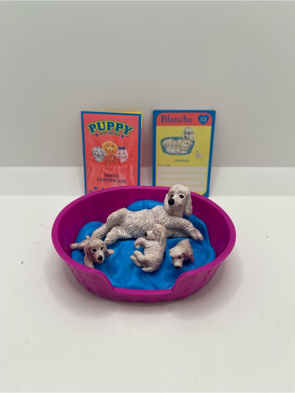 Puppy In My Pocket Family Mom Blanche & Puppies Poodle Vintage Collectible 90's